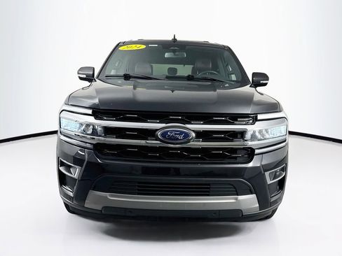 Used 2024 Ford Expedition Limited AWD/4WD image 2