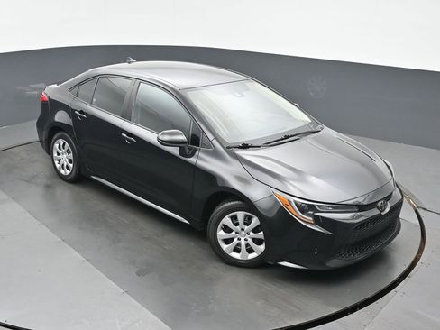 Used 2022 Toyota Corolla LE FWD image 31