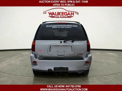 Used 2005 GMC Envoy Denali image 4