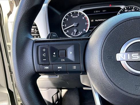 Used 2023 Nissan Rogue SV image 27