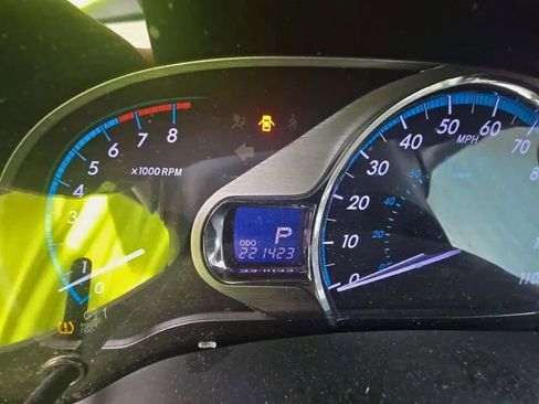 Used 2011 Toyota Sienna XLE image 6