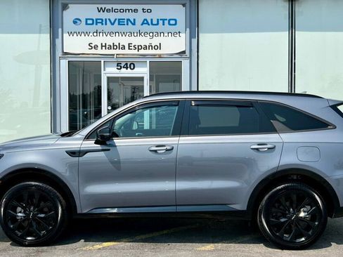 Used 2023 Kia Sorento SX image 2