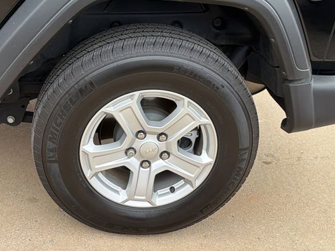 Used 2022 Jeep Wrangler Sport S image 12