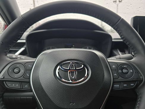 Used 2025 Toyota Corolla SE image 31