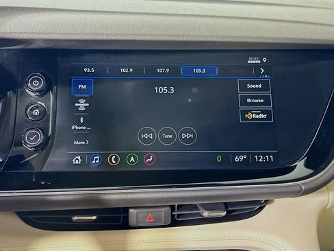 Used 2023 Buick Envision Avenir image 28