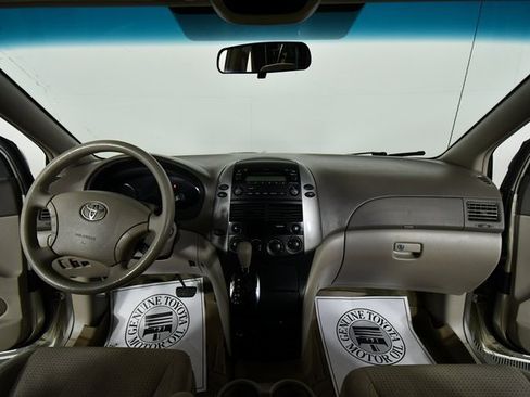 Used 2008 Toyota Sienna Sienna Passenger Van image 19