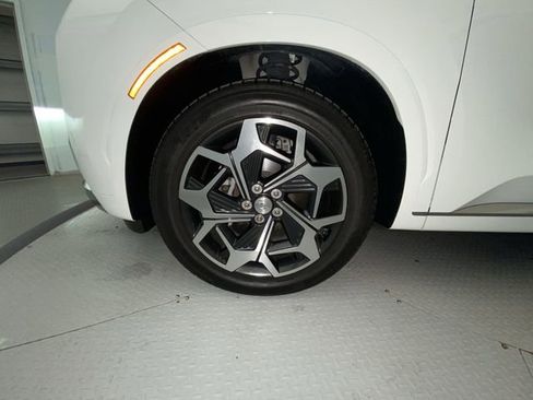 Used 2022 Hyundai Palisade Calligraphy image 10