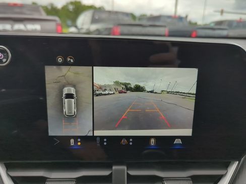 Used 2025 Chevrolet Equinox LT w/ Safety and Technology Package AWD/4WD image 14
