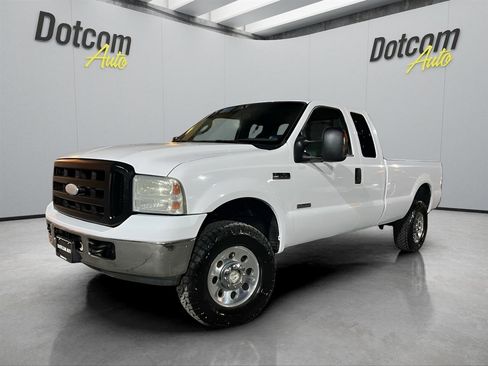Used 2006 Ford F350 XLT image 2
