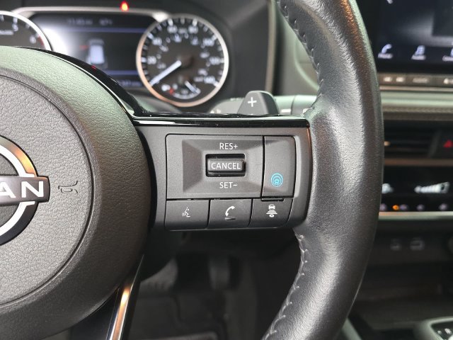 Used 2023 Nissan Rogue SV w/ SV Premium B Package FWD image 16