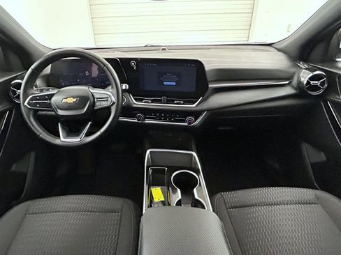 Used 2025 Chevrolet Equinox LT AWD/4WD image 13