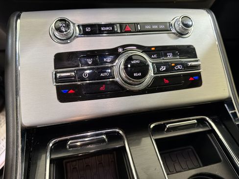 Used 2024 Lincoln Aviator 2WD image 19