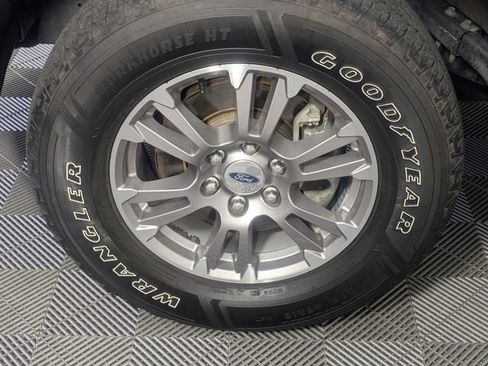 Used 2019 Ford F150 Lariat w/ Equipment Group 501A Mid AWD/4WD image 8