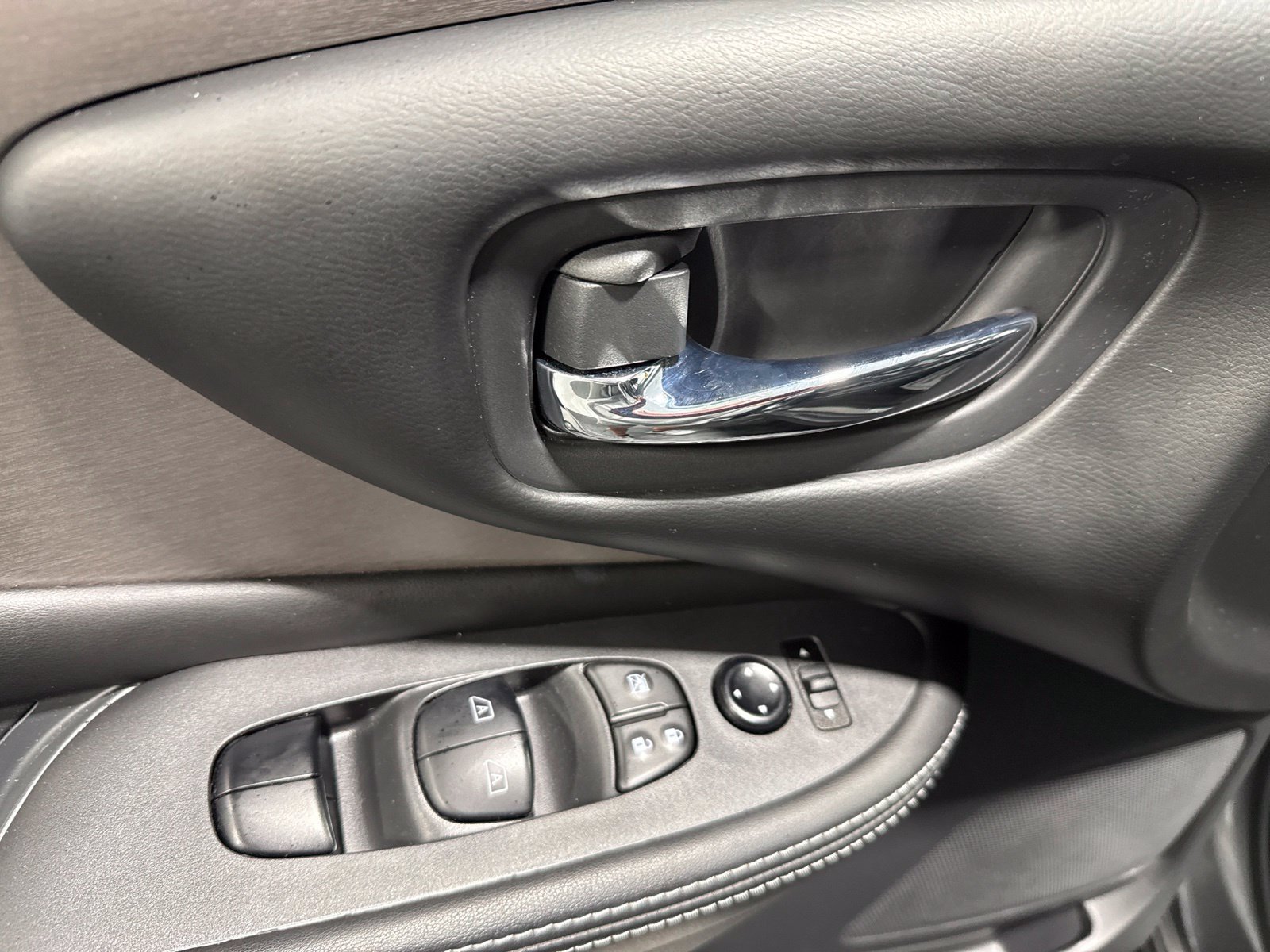 Used 2023 Nissan Murano SV FWD image 24