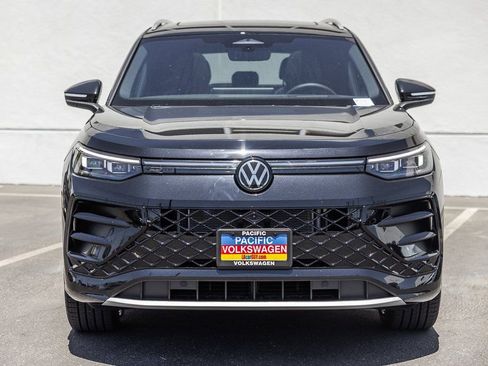 New 2026 Volkswagen Tiguan SEL R-Line image 2