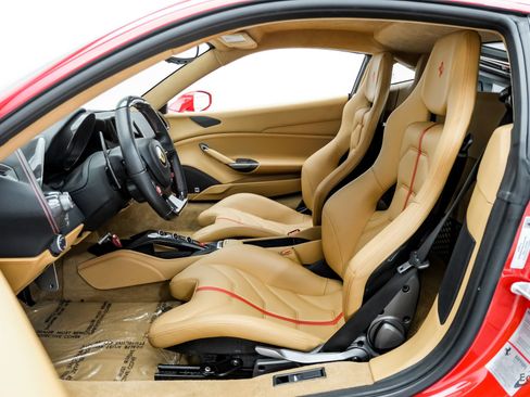 Used 2017 Ferrari 488 GTB RWD image 42