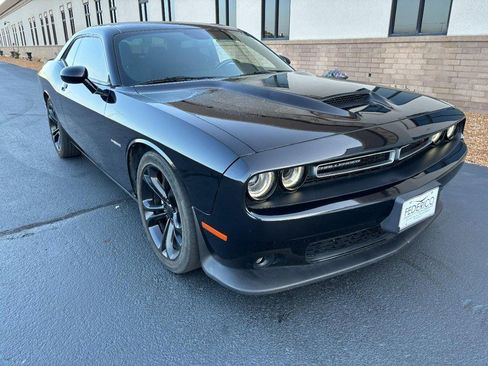 Used 2022 Dodge Challenger R/T RWD image 2