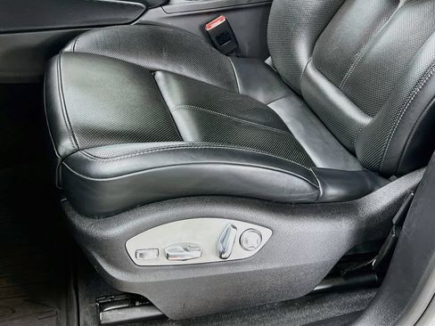 Certified 2020 Porsche Macan AWD/4WD image 22