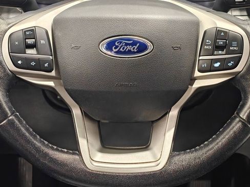 Used 2021 Ford Explorer XLT w/ Equipment Group 202A image 5