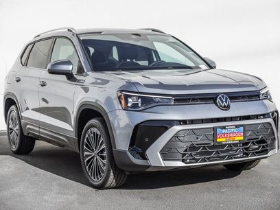 New 2025 Volkswagen Taos SE