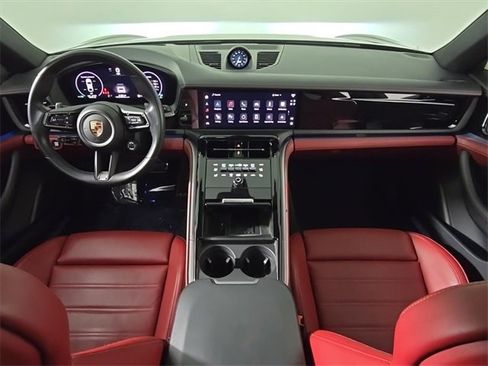 Certified 2024 Porsche Panamera image 27