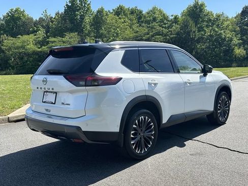 Certified 2025 Nissan Rogue SL w/ Tech Package AWD/4WD image 9