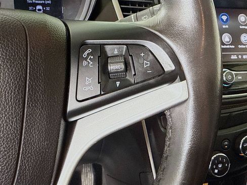 Used 2020 Chevrolet Trax LT w/ LT Convenience Package image 15