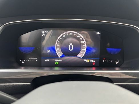 Used 2024 Volkswagen Tiguan SE R-Line image 12