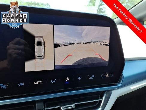 Used 2025 Chevrolet Equinox EV LT FWD image 18
