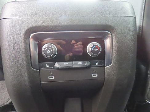 Used 2024 Chevrolet Tahoe High Country image 11