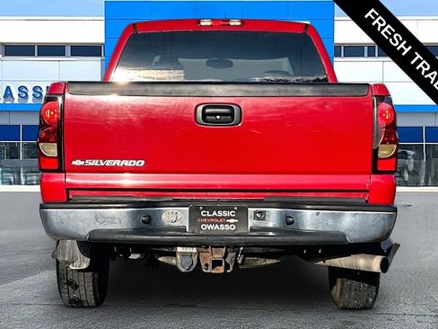 Used 2006 Chevrolet Silverado 2500 W/T w/ Skid Plate Package AWD/4WD image 4