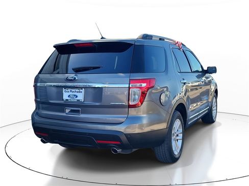Used 2014 Ford Explorer XLT w/ Equipment Group 201A image 4