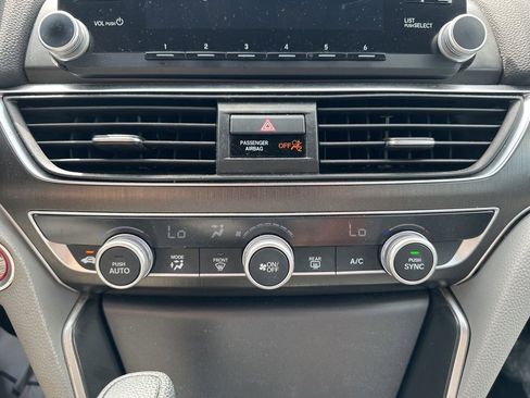 Used 2018 Honda Accord LX image 24