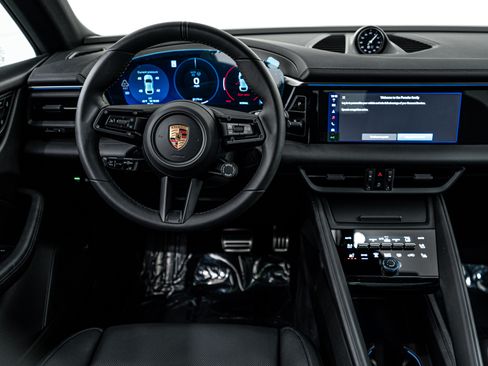 New 2025 Porsche Macan 4S Electric image 17