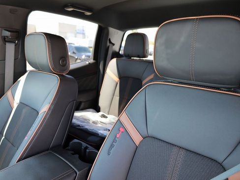 New 2025 GMC Canyon AT4 w/ Nightfall Edition image 17