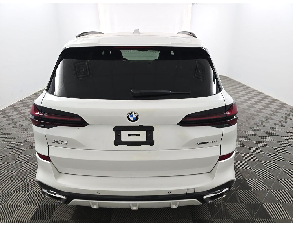 Used 2026 BMW X5 xDrive40i w/ M Sport Package AWD/4WD image 5