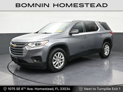 Used 2021 Chevrolet Traverse LS FWD image 1