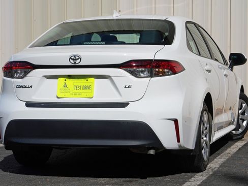 Used 2023 Toyota Corolla LE w/ Carpet Mat Package (TMS) FWD image 4
