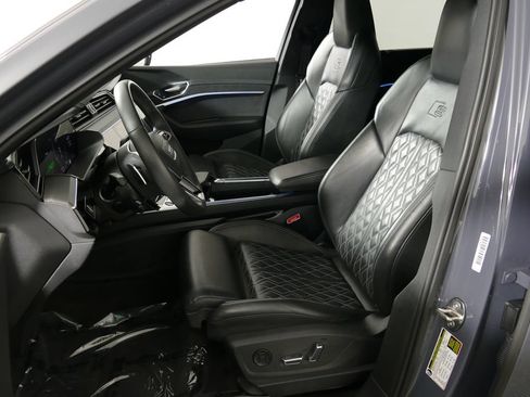 Used 2024 Audi Q8 e-tron Prestige AWD/4WD image 10