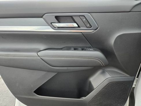 Used 2025 GMC Terrain Elevation AWD/4WD image 39