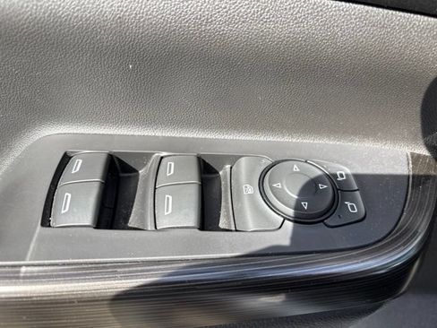 Used 2017 GMC Acadia SLT AWD/4WD image 12