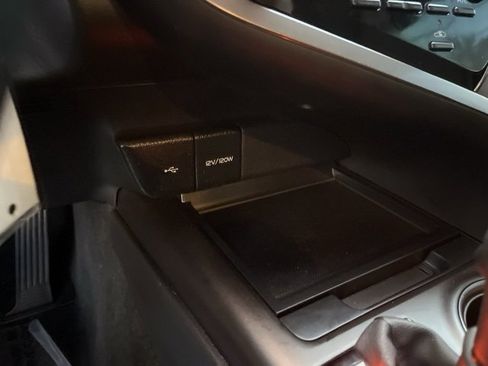 Used 2024 Toyota Camry SE image 25