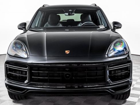 Certified 2023 Porsche Cayenne Turbo AWD/4WD image 7