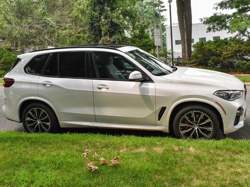 Used 2023 BMW X5 xDrive40i w/ Executive Package AWD/4WD image 9