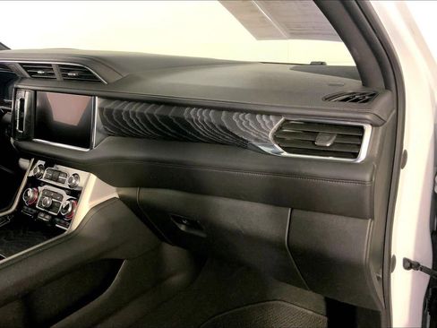 Used 2023 GMC Yukon Denali AWD/4WD image 16