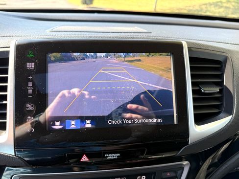 Used 2016 Honda Pilot Touring image 5