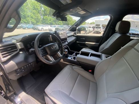 Used 2026 Toyota Tundra Limited AWD/4WD image 20