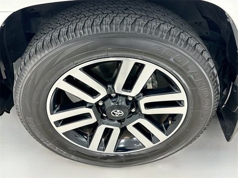 Used 2024 Toyota 4Runner Limited image 31