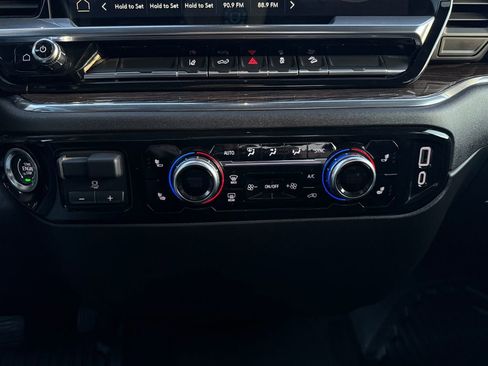 Used 2024 GMC Sierra 3500 SLE image 34