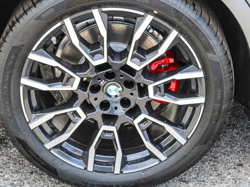 New 2026 BMW X5 xDrive50e image 11